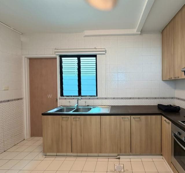 Siglap Centre, 55 Siglap Road, East Coast / Marine Parade, 3 Bedrooms, 1,290 sqft, Apartment For Rent, by William Yap, 500279155 - Kitchen - PropertyGuru.com.sg
