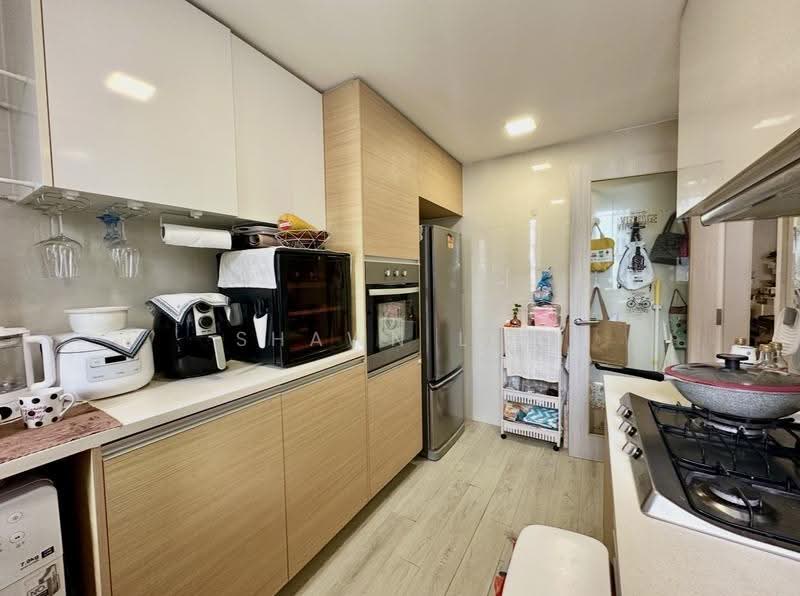 Sea Esta, 20 Pasir Ris Link, Pasir Ris / Tampines, 2 Bedrooms, 818 sqft, Condominium For Sale, by Shawn Lim, 500279158 - Kitchen - PropertyGuru.com.sg
