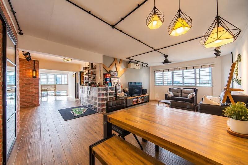 213 Jurong East Street 21, 213 Jurong East Street 21, Boon Lay / Jurong / Tuas, 3 Bedrooms, 1,291 sqft, HDB Flat For Sale, by Alethea Jane, 500279160 - Living Room - PropertyGuru.com.sg