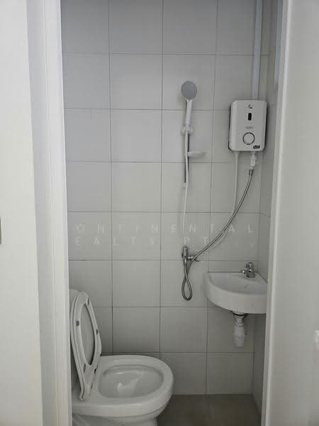 The Rochester Residences, 33 Rochester Drive, Buona Vista / West Coast / Clementi New Town, 3 Bedrooms, 1,701 sqft, Condominium For Rent, by DELIA, 500279163 - Bathroom - PropertyGuru.com.sg