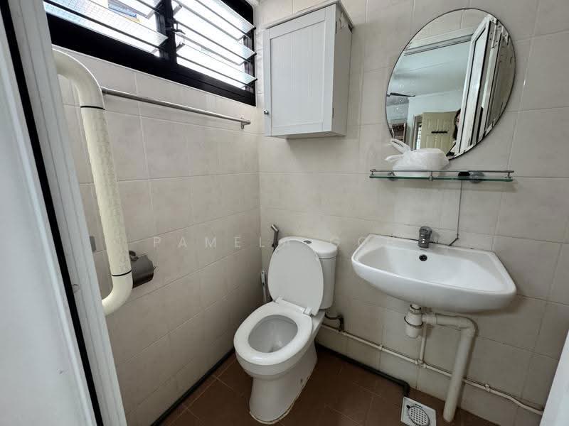 203 Serangoon Central, 203 Serangoon Central, Hougang / Punggol / Sengkang, 2 Bedrooms, 689 sqft, HDB Flat For Sale, by Pamela Goh, 500279167 - Bathroom - PropertyGuru.com.sg