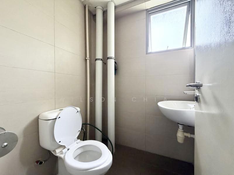 Northpoint Bizhub, 2 Yishun Industrial Street 1, Sembawang / Yishun, 2,647 sqft, Light Industrial (B1) For Rent, by Wilson Chia, 500279174 - Bathroom - CommercialGuru.com.sg