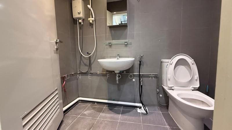 CT Hub 2, 114 Lavender Street, Balestier / Toa Payoh, 1,884 sqft, Light Industrial (B1) For Rent, by June Foo 六姐, 500279177 - Bathroom - CommercialGuru.com.sg