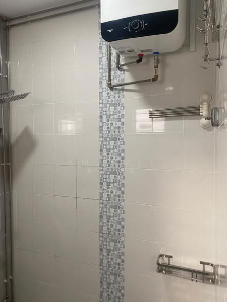 474 Jurong West Street 41, 474 Jurong West Street 41, Boon Lay / Jurong / Tuas, Room Rental, 200 sqft, HDB Flat For Rent, by Amarjit Kaur, 500279184 - Bathroom - PropertyGuru.com.sg
