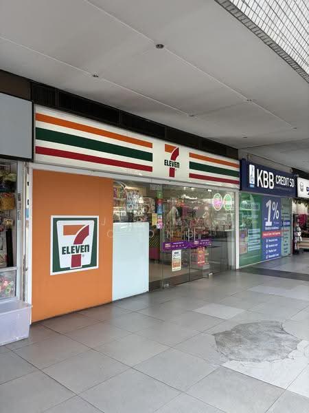 Peninsula Plaza, 111 North Bridge Road, City Hall / Clarke Quay, 2,454 sqft, Other Retail For Sale, by Jeremy Chong, 500279187 - CommercialGuru.com.sg