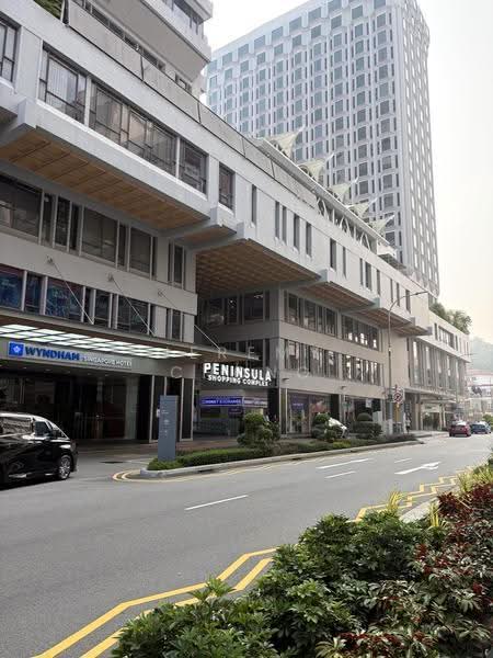 Peninsula Plaza, 111 North Bridge Road, City Hall / Clarke Quay, 2,454 sqft, Other Retail For Sale, by Jeremy Chong, 500279187 - Exterior - CommercialGuru.com.sg