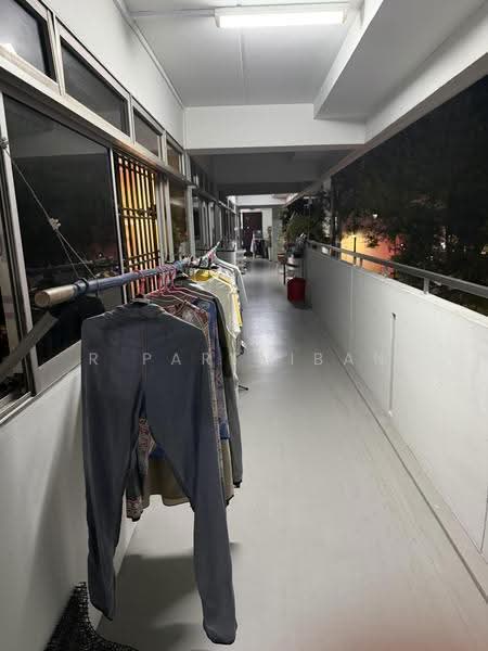 618 Choa Chu Kang North 7, 618 Choa Chu Kang North 7, Dairy Farm / Bukit Panjang / Choa Chu Kang, 3 Bedrooms, 1,119 sqft, HDB Flat For Rent, by R Parthiban, 500279220 - Corridor - PropertyGuru.com.sg