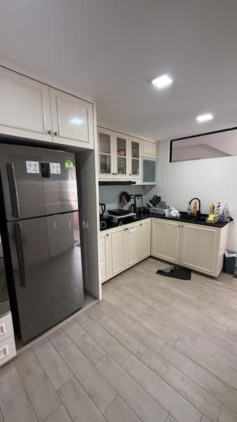 Cascadale, 732 Upper Changi Road East, Bedok / Upper East Coast, Room Rental, 90 sqft, Condominium For Rent, by Linda Ho, 500279243 - Kitchen - PropertyGuru.com.sg