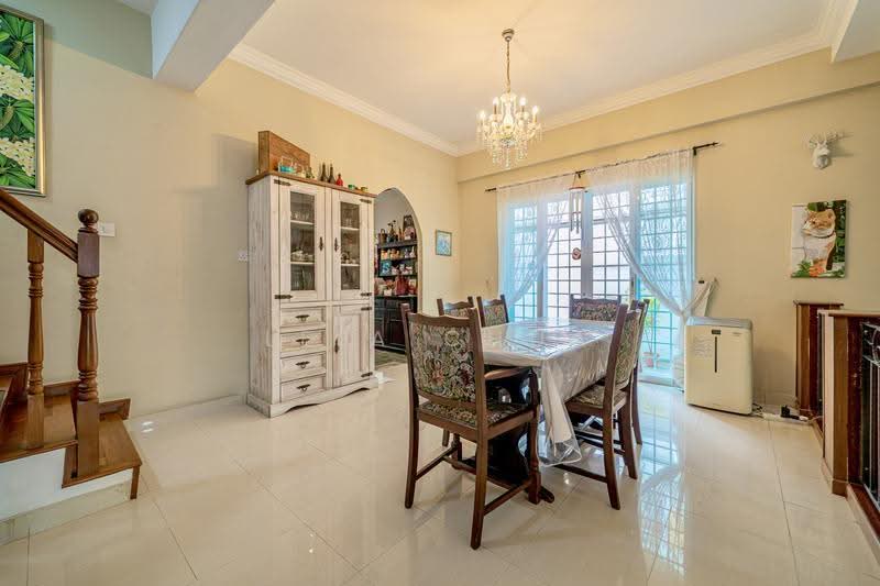 Serangoon Avenue 1, Hougang / Punggol / Sengkang, 5 Bedrooms, 2,900 sqft, Corner Terrace For Sale, by Leia Chua, 500279253 - Dining Room - PropertyGuru.com.sg