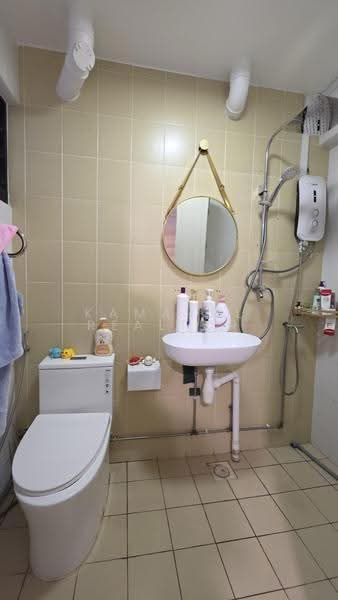 801 Woodlands Street 81, 801 Woodlands Street 81, Admiralty / Woodlands, 3 Bedrooms, 904 sqft, HDB Flat For Sale, by Kamarul Realtor, 500279279 - Bathroom - PropertyGuru.com.sg