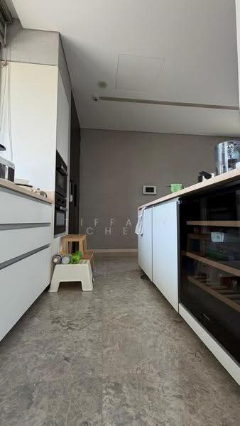 Victoria Park Villas, 3 Coronation Road, Tanglin / Holland / Bukit Timah, 5 Bedrooms, 4,187 sqft, Semi-Detached House For Sale, by Tiffany Chen, 500279286 - Kitchen - PropertyGuru.com.sg