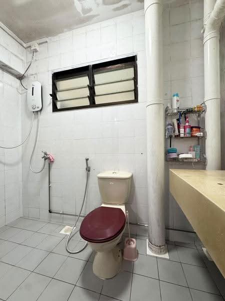 503 Jelapang Road, 503 Jelapang Road, Dairy Farm / Bukit Panjang / Choa Chu Kang, 3 Bedrooms, 1,550 sqft, HDB Flat For Sale, by Rusydi Yusoff, 500279287 - Bathroom - PropertyGuru.com.sg