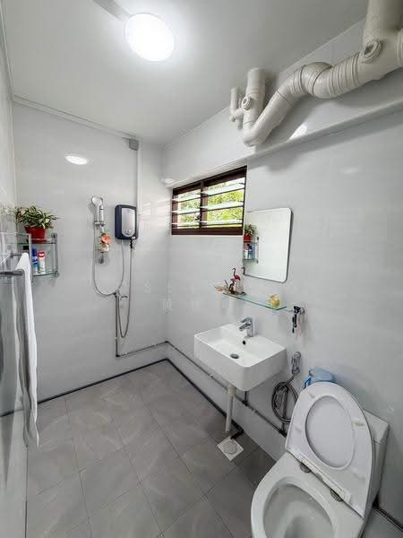 233 Pending Road, 233 Pending Road, Dairy Farm / Bukit Panjang / Choa Chu Kang, 4 Bedrooms, 1,625 sqft, HDB Flat For Sale, by Joseph Ng 黄德顺, 500279291 - Bathroom - PropertyGuru.com.sg