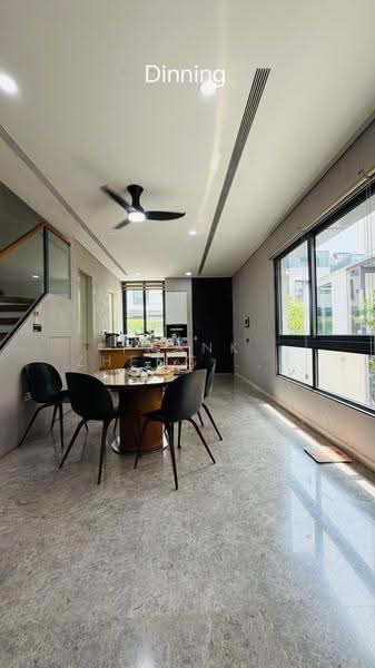 Victoria Park Villas, 83 Coronation Road, Tanglin / Holland / Bukit Timah, 5 Bedrooms, 4,187 sqft, Semi-Detached House For Sale, by Frank Zheng 郑舜臣, 500279293 - Dining Room - PropertyGuru.com.sg