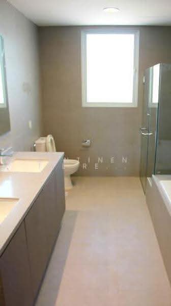 Duchess Crest, 84 Duchess Avenue, Tanglin / Holland / Bukit Timah, 6 Bedrooms, 4,209 sqft, Condominium For Rent, by GEORGE, 500279300 - Bathroom - PropertyGuru.com.sg