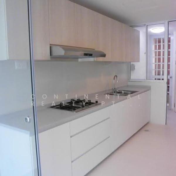 Duchess Crest, 84 Duchess Avenue, Tanglin / Holland / Bukit Timah, 6 Bedrooms, 4,209 sqft, Condominium For Rent, by GEORGE, 500279300 - Kitchen - PropertyGuru.com.sg
