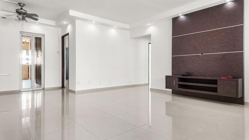 216 Petir Road, 216 Petir Road, Dairy Farm / Bukit Panjang / Choa Chu Kang, 3 Bedrooms, 1,119 sqft, HDB Flat For Sale, by Faris Rosli, 500279305 - Living Room - PropertyGuru.com.sg