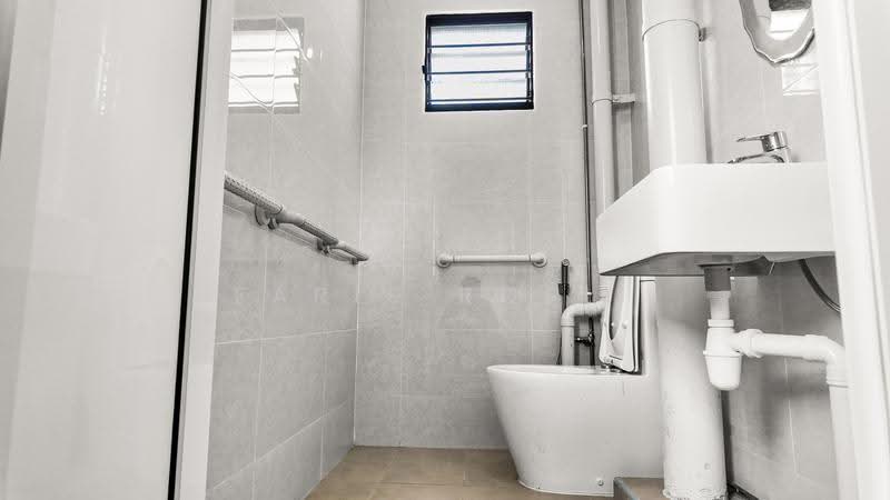 216 Petir Road, 216 Petir Road, Dairy Farm / Bukit Panjang / Choa Chu Kang, 3 Bedrooms, 1,119 sqft, HDB Flat For Sale, by Faris Rosli, 500279305 - Bathroom - PropertyGuru.com.sg