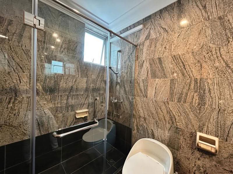 Le Hill, 42 Pasir Panjang Hill, Buona Vista / West Coast / Clementi New Town, 3 Bedrooms, 1,141 sqft, Condominium For Rent, by Jayden Chen, 500279324 - Bathroom - PropertyGuru.com.sg