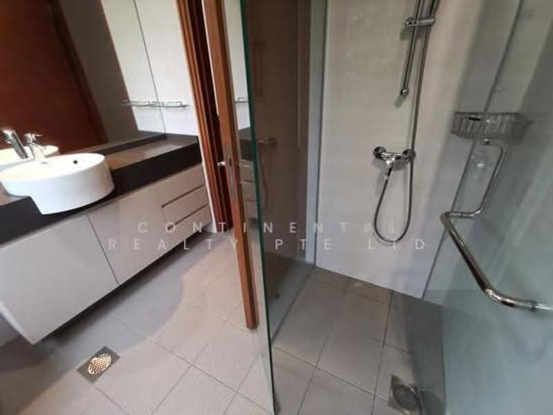 Four Seasons Park, 8 Cuscaden Walk, Tanglin / Holland / Bukit Timah, 4 Bedrooms, 2,260 sqft, Condominium For Rent, by GEORGE, 500279325 - Bathroom - PropertyGuru.com.sg