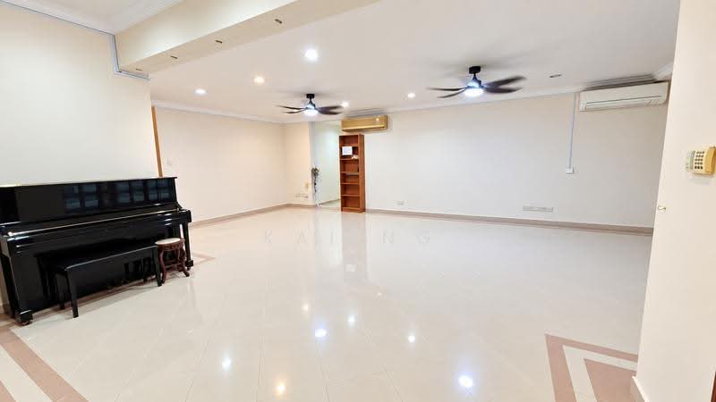 Mayflower Gardens, Mayflower Drive, Ang Mo Kio / Bishan / Thomson, 5 Bedrooms, 4,500 sqft, Semi-Detached House For Sale, by Kai Ng, 500279343 - Living Room - PropertyGuru.com.sg