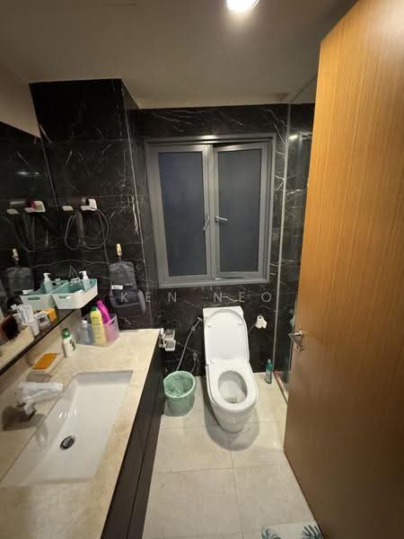 Waterfront Isle, 732 Bedok Reservoir Road, Bedok / Upper East Coast, 3 Bedrooms, 1,215 sqft, Condominium For Rent, by Ken Neo, 500279346 - Bathroom - PropertyGuru.com.sg