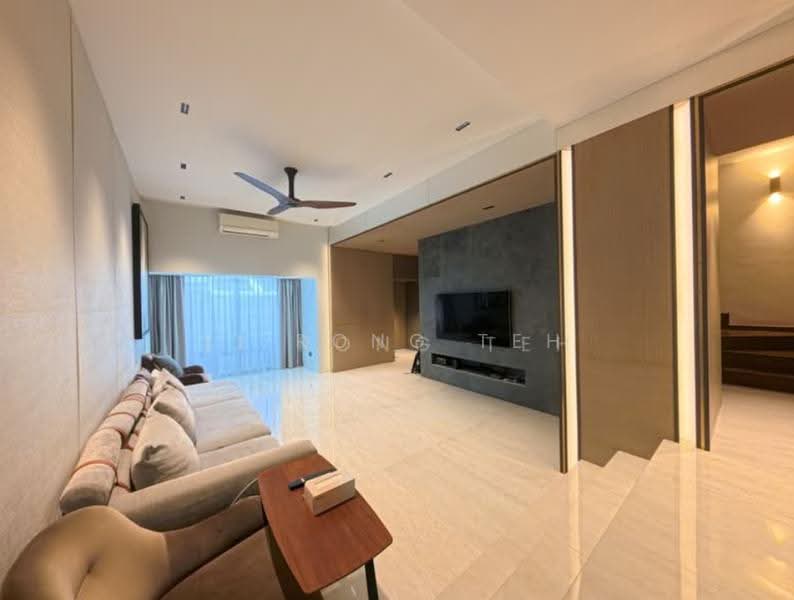 WOW SHOWFLAT LOOK ALIKE MOVE IN CONDITION FH LANDED, Eunos / Geylang / Paya Lebar, 4 Bedrooms, 3,390 sqft, Terraced House For Sale, by Li Rong Teh, 500279355 - Living Room - PropertyGuru.com.sg
