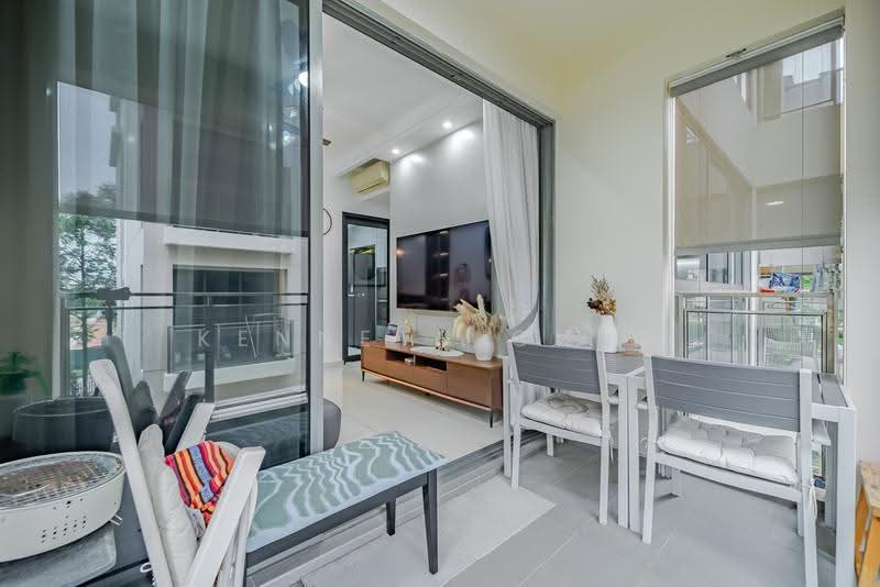 Miltonia Residences, 550 Miltonia Close, Sembawang / Yishun, 2 Bedrooms, 840 sqft, Condominium For Sale, by Kenneth Chua, 500279366 - Living Room - PropertyGuru.com.sg