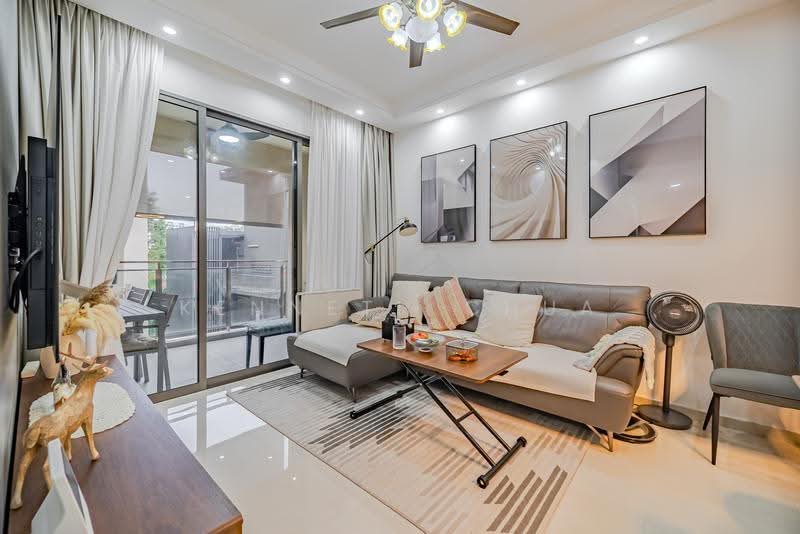 Miltonia Residences, 550 Miltonia Close, Sembawang / Yishun, 2 Bedrooms, 840 sqft, Condominium For Sale, by Kenneth Chua, 500279366 - Living Room - PropertyGuru.com.sg