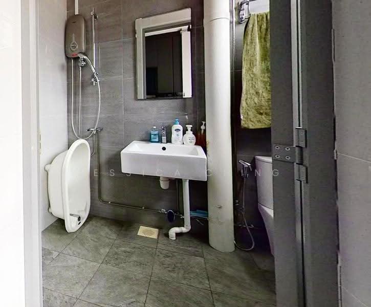 102 Pasir Ris Street 12, 102 Pasir Ris Street 12, Pasir Ris / Tampines, 3 Bedrooms, 1,119 sqft, HDB Flat For Sale, by Jessica Ching, 500279379 - Bathroom - PropertyGuru.com.sg
