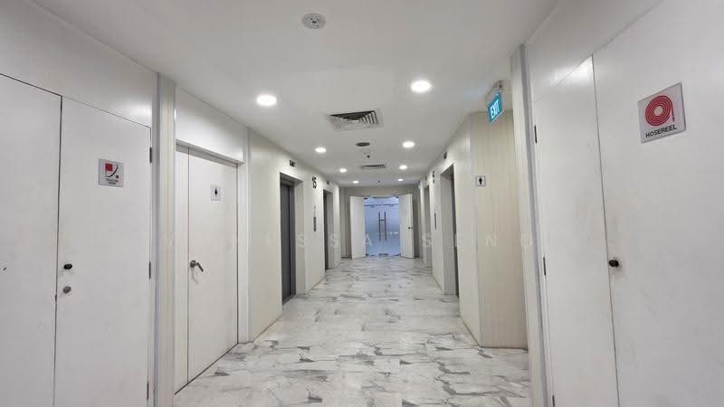 Tong Building, 302 Orchard Road, Orchard / River Valley, 3,039 sqft, Office For Rent, by Vanessa Seng, 500279401 - Corridor - CommercialGuru.com.sg