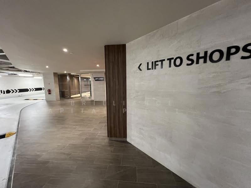 ParkSuites, 18-32 Holland Grove Road, Tanglin / Holland / Bukit Timah, 646 sqft, Mall Shop For Rent, by MJ ZHUO, 500279402 - Corridor - CommercialGuru.com.sg