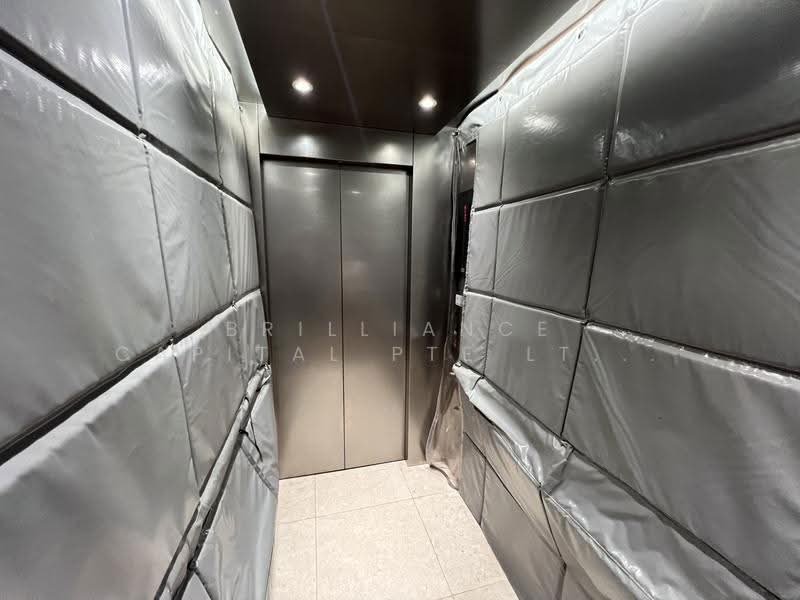 ParkSuites, 18-32 Holland Grove Road, Tanglin / Holland / Bukit Timah, 646 sqft, Mall Shop For Rent, by MJ ZHUO, 500279402 - Corridor - CommercialGuru.com.sg