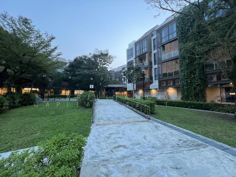ParkSuites, 18-32 Holland Grove Road, Tanglin / Holland / Bukit Timah, 646 sqft, Mall Shop For Rent, by MJ ZHUO, 500279402 - Exterior - CommercialGuru.com.sg