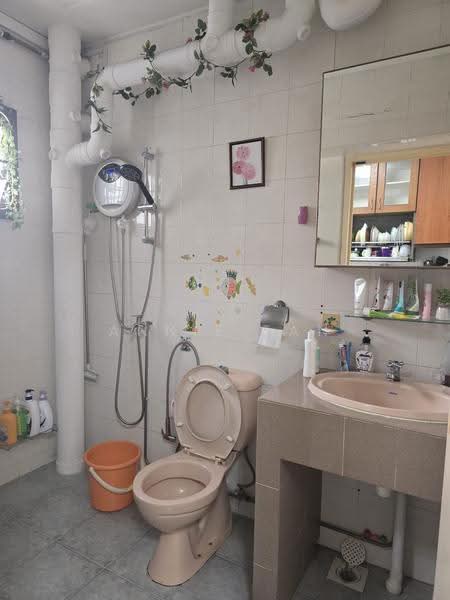 550 Woodlands Drive 44, 550 Woodlands Drive 44, Admiralty / Woodlands, 3 Bedrooms, 1,292 sqft, HDB Flat For Sale, by Annie Tan, 500279404 - Bathroom - PropertyGuru.com.sg