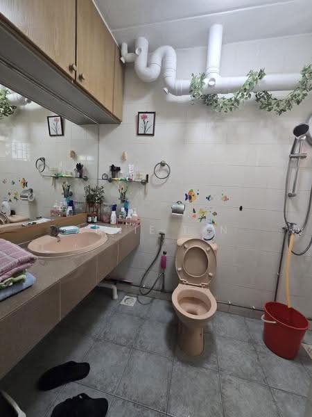 550 Woodlands Drive 44, 550 Woodlands Drive 44, Admiralty / Woodlands, 3 Bedrooms, 1,292 sqft, HDB Flat For Sale, by Annie Tan, 500279404 - Bathroom - PropertyGuru.com.sg