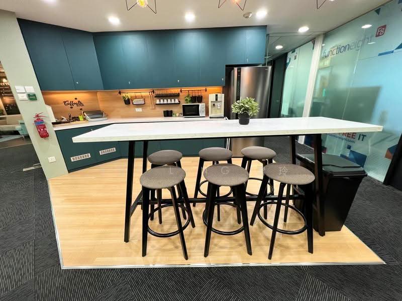 Service Office at CBD, Boat Quay / Raffles Place / Marina, 310 sqft, Office For Rent, by Xue Ling 雪玲, 500279411 - Pantry - CommercialGuru.com.sg