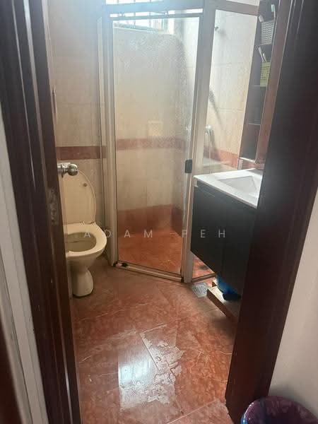 Springdale Condo, 45 Hindhede Walk, Clementi Park / Upper Bukit Timah, Room Rental, 150 sqft, Condominium For Rent, by Adam Peh, 500279415 - Bathroom - PropertyGuru.com.sg