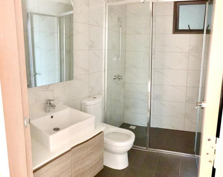 Treasure Crest, 60 Anchorvale Crescent, Hougang / Punggol / Sengkang, 3 Bedrooms, 1,076 sqft, Condominium For Sale, by Elonn Seah, 500279425 - Bathroom - PropertyGuru.com.sg