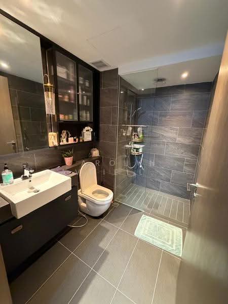 Affinity At Serangoon, 30 Serangoon North Avenue 1, Hougang / Punggol / Sengkang, Room Rental, 75 sqft, Condominium For Rent, by Carolyn Gavriella Choo, 500279434 - Bathroom - PropertyGuru.com.sg