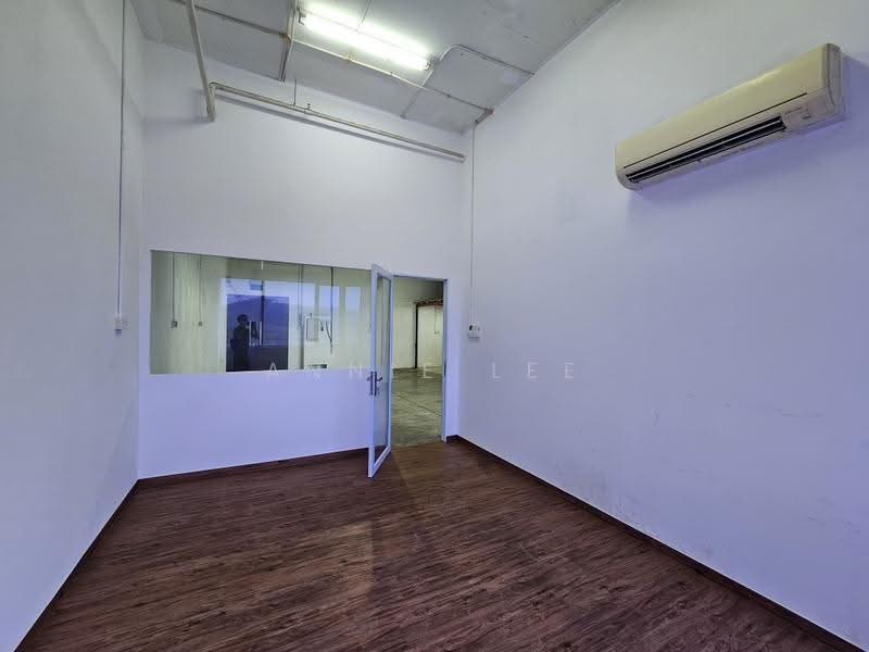Innovation Place, Mandai Estate, Admiralty / Woodlands, 1,539 sqft, Factory / Workshop (B2) For Rent, by Annie Lee, 500279437 - Interior - CommercialGuru.com.sg