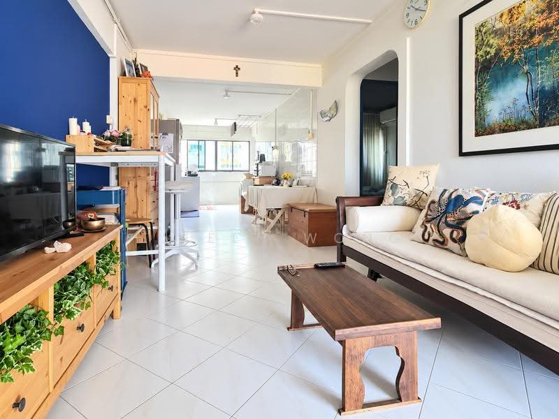 701 West Coast Road, 701 West Coast Road, Buona Vista / West Coast / Clementi New Town, 2 Bedrooms, 721 sqft, HDB Flat For Rent, by Eileen Wong, 500279439 - Living Room - PropertyGuru.com.sg