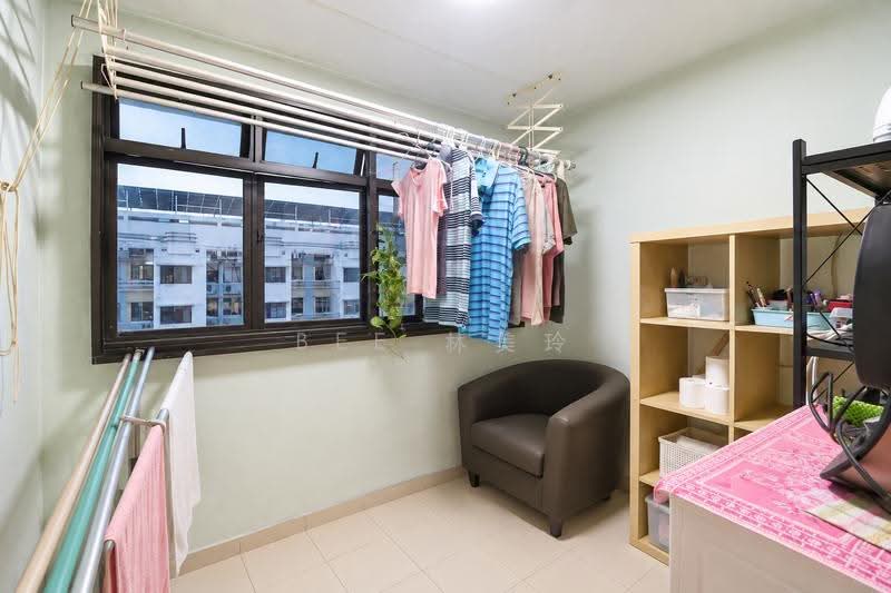 6 Ghim Moh Road, 6 Ghim Moh Road, Tanglin / Holland / Bukit Timah, 2 Bedrooms, 700 sqft, HDB Flat For Sale, by Bee 林美玲, 500279446 - Utility room (AI Decluttered) - PropertyGuru.com.sg