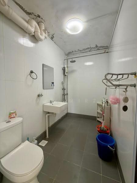 614 Elias Road, 614 Elias Road, Pasir Ris / Tampines, 3 Bedrooms, 1,442 sqft, HDB Flat For Sale, by Hady Mirza, 500279469 - Bathroom - PropertyGuru.com.sg