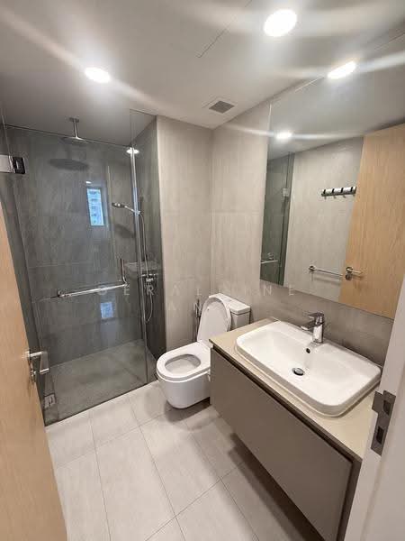 33 Residences, 33 Lorong 30 Geylang, Eunos / Geylang / Paya Lebar, 2 Bedrooms, 700 sqft, Condominium For Rent, by Geraldine Ang, 500279470 - Bathroom - PropertyGuru.com.sg