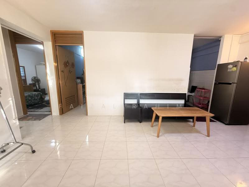 824 Woodlands Street 81, 824 Woodlands Street 81, Admiralty / Woodlands, 3 Bedrooms, 904 sqft, HDB Flat For Sale, by Faizal Rahim, 500279480 - Living Room - PropertyGuru.com.sg