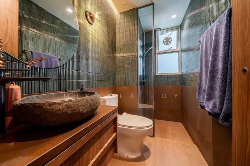 Vacanza @ East, 42 Lengkong Tujoh, Eunos / Geylang / Paya Lebar, 4 Bedrooms, 1,259 sqft, Condominium For Sale, by Mikaela Joy, 500279494 - Common Bathroom - PropertyGuru.com.sg