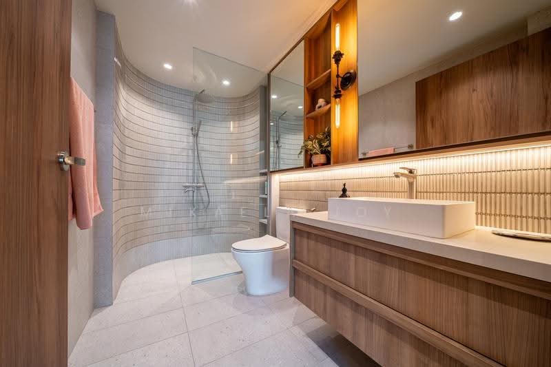 Vacanza @ East, 42 Lengkong Tujoh, Eunos / Geylang / Paya Lebar, 4 Bedrooms, 1,259 sqft, Condominium For Sale, by Mikaela Joy, 500279494 - Master Bathroom - PropertyGuru.com.sg