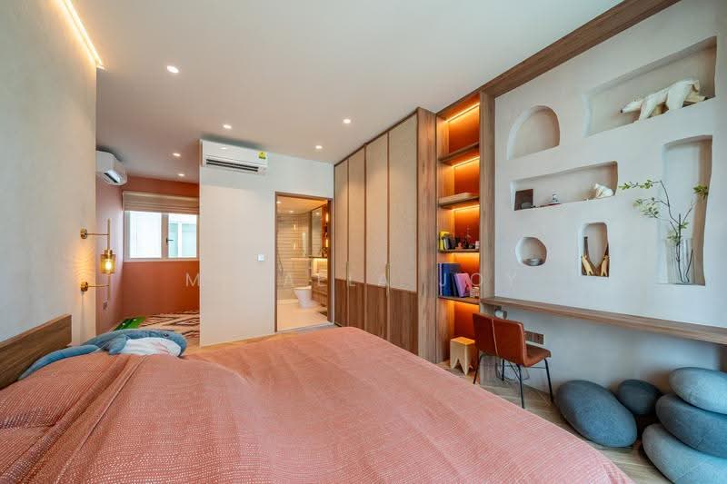 Vacanza @ East, 42 Lengkong Tujoh, Eunos / Geylang / Paya Lebar, 4 Bedrooms, 1,259 sqft, Condominium For Sale, by Mikaela Joy, 500279494 - Master Bedroom - PropertyGuru.com.sg