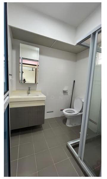 296B Bukit Batok Street 22, 296B Bukit Batok Street 22, Dairy Farm / Bukit Panjang / Choa Chu Kang, 2 Bedrooms, 732 sqft, HDB Flat For Sale, by Joe Ng Xu Hong 黄緒汯, 500279496 - Bathroom - PropertyGuru.com.sg